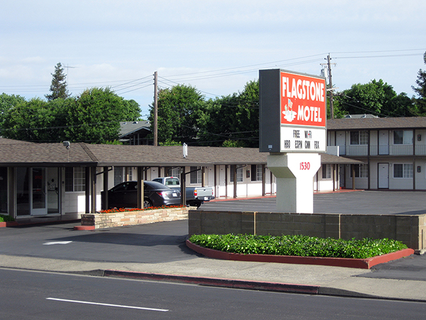 Flagstone Motel